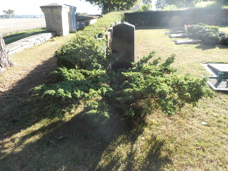 Grave number: SK A   125, 126