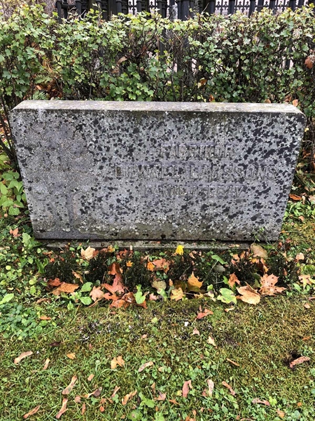 Grave number: 1 H     2