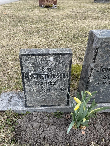 Grave number: R 3   358