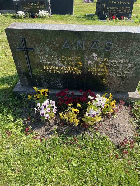 Grave number: N 5 1   108-109