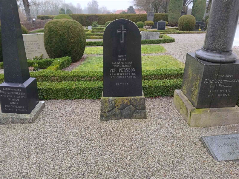 Grave number: FE B    49