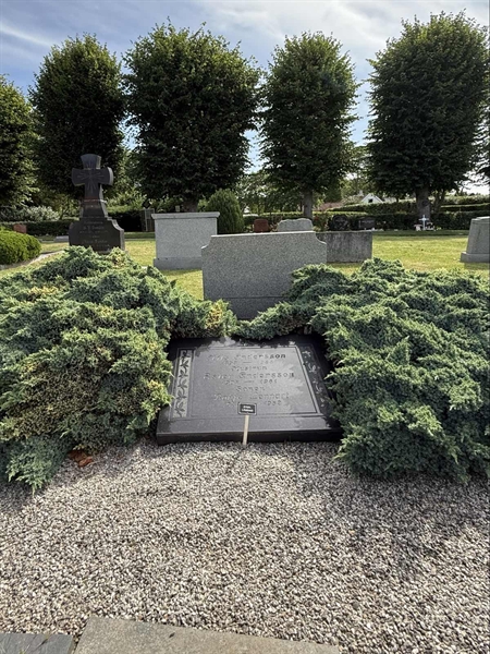 Grave number: ON C   405, 406, 407
