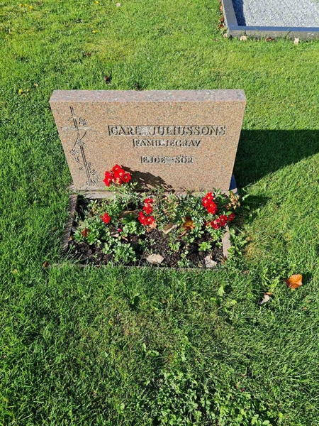 Grave number: KG 09   525, 526