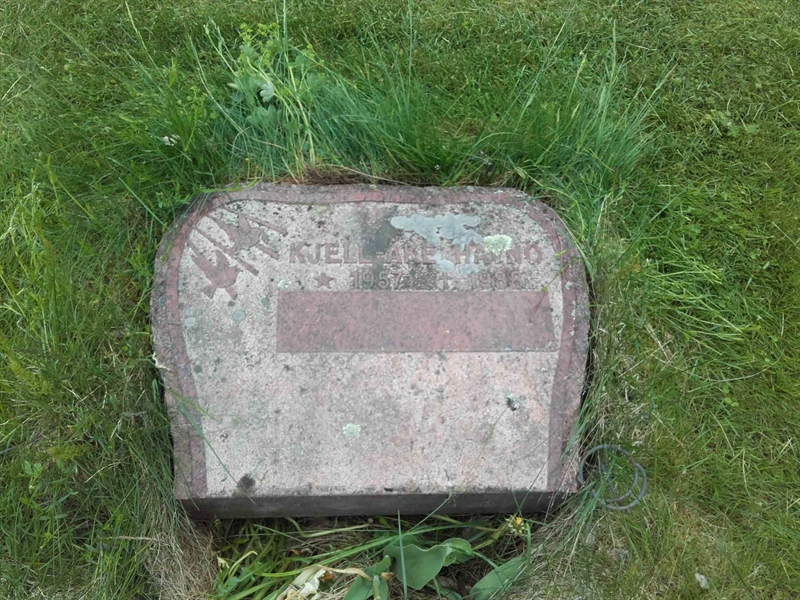 Grave number: KA 11   121