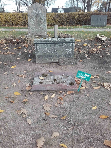 Grave number: NO 24    38