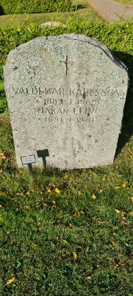 Grave number: M G  127, 128