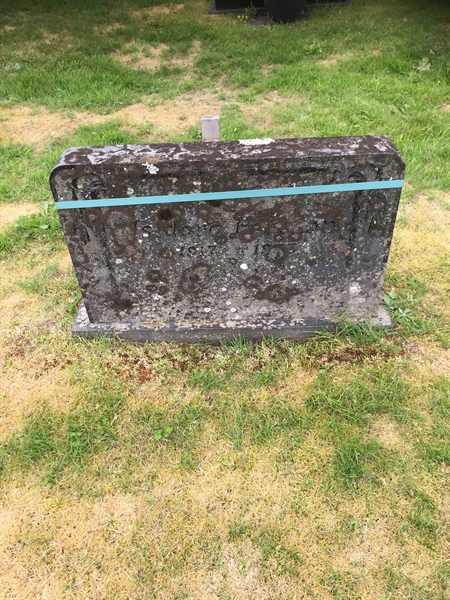 Grave number: 2 F   208