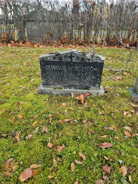 Grave number: 1 19   68