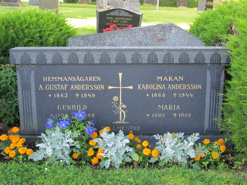 Grave number: HÄ B   101, 102