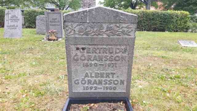 Grave number: 1 1   980