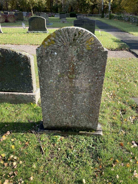 Grave number: VV 5   321, 322, 323