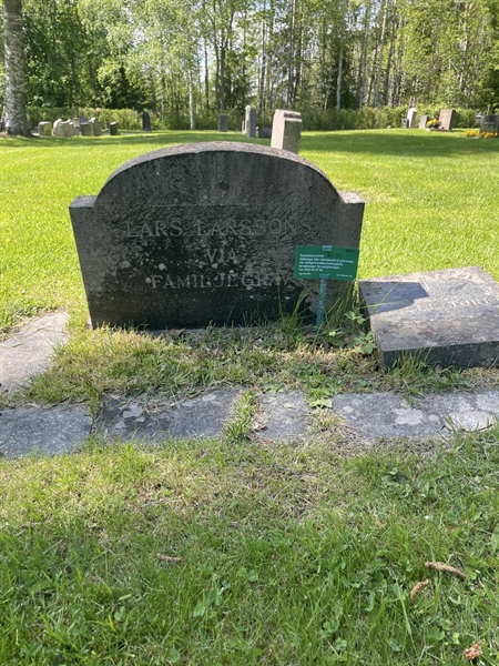 Grave number: R 1    51