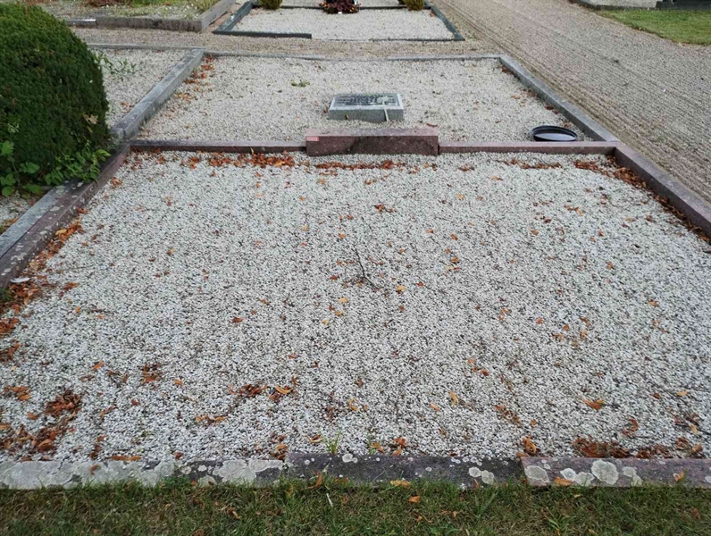 Grave number: NÅ 10   139, 140