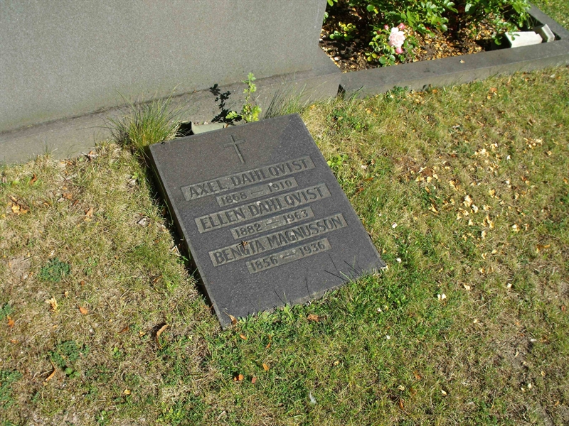 Grave number: Ö 03i   131, 132, 133