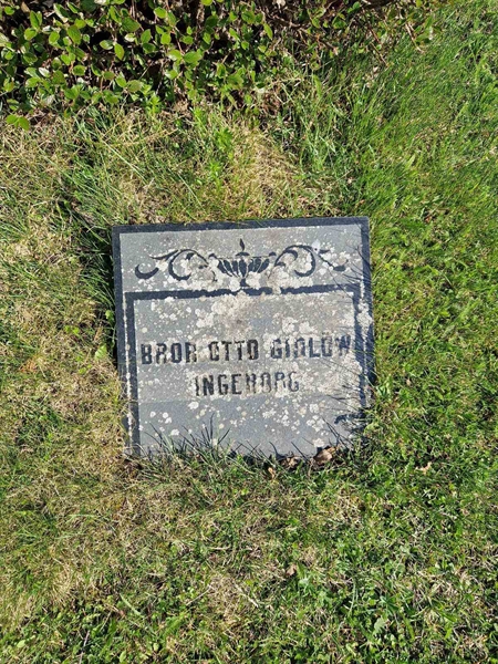 Grave number: 501 03 396-398