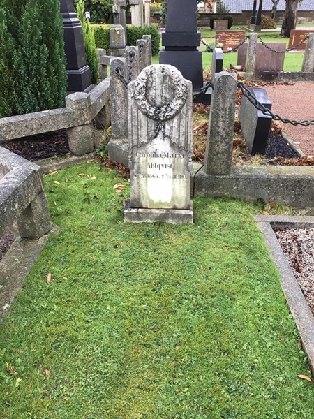 Grave number: LM 1 03  030