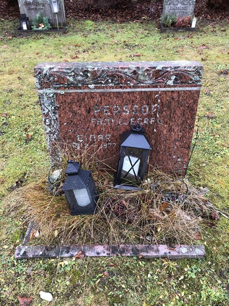 Grave number: 1 C1    39-40
