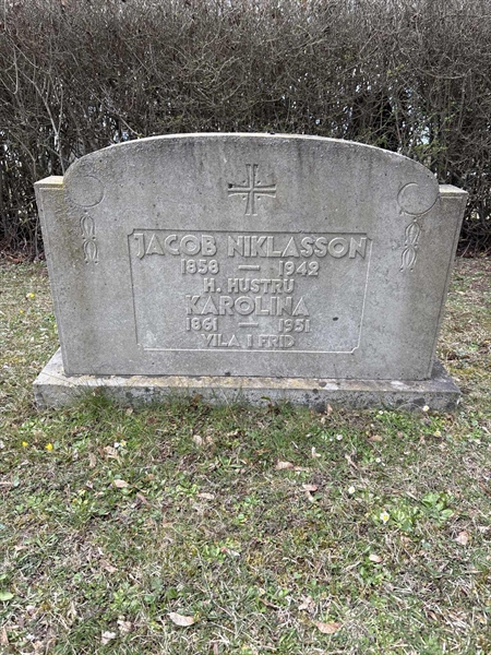 Grave number: LO 66, 67