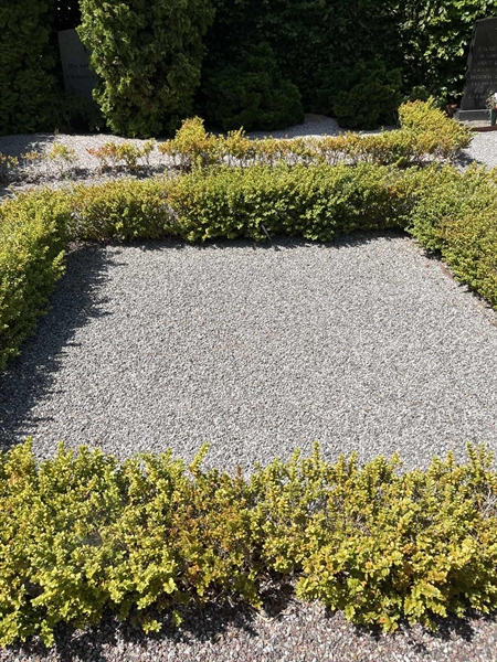 Grave number: NK H 11-12