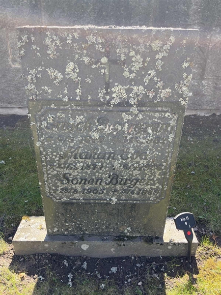 Gravnummer: 22 H     9