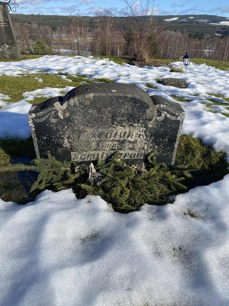 Hautatunnus: 1 GaKy Kv01   327-329