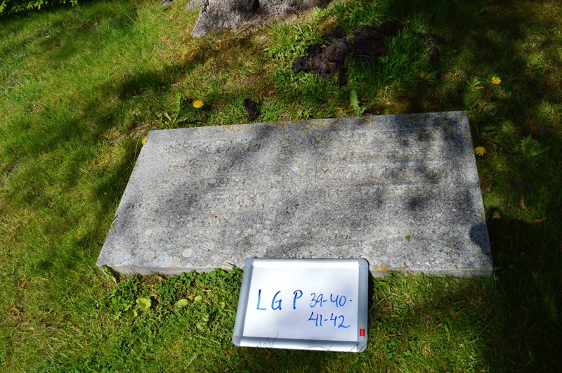 Grave number: LG P    39, 40, 41, 42