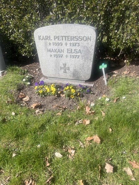 Grave number: 1 3 F1 198