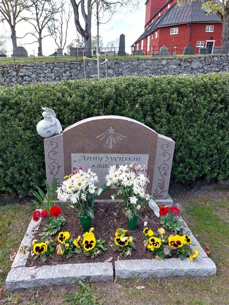 Grave number: HÖ 10   76, 77
