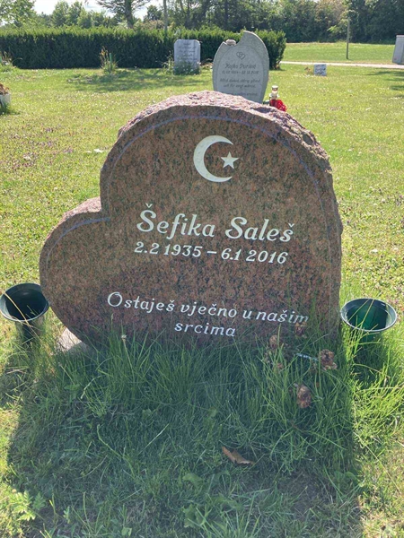 Grave number: R 05M 147