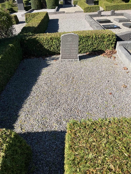 Grave number: VK III   120
