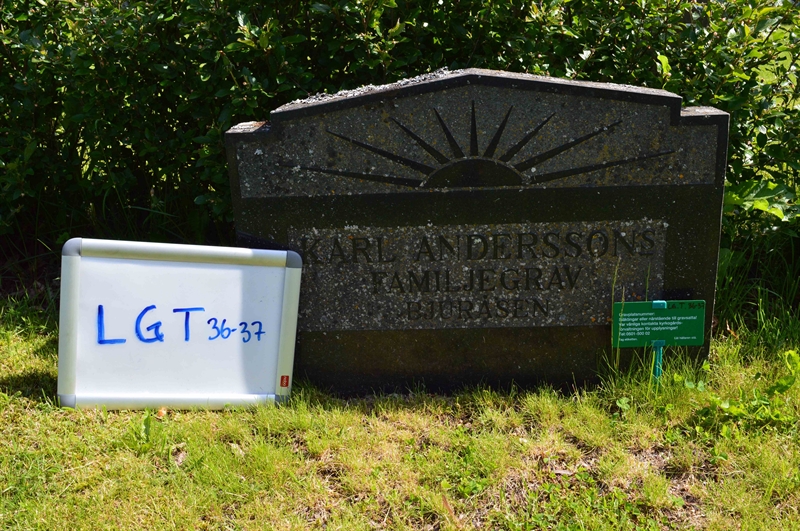 Grave number: LG T    36, 37