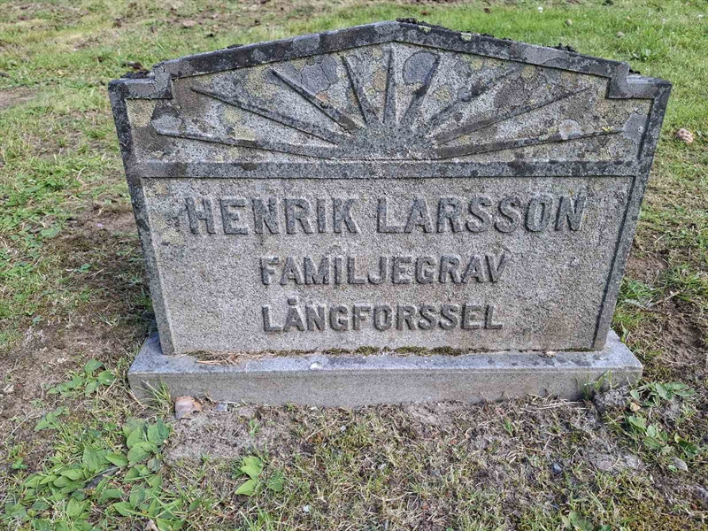 Grave number: 001 2   811