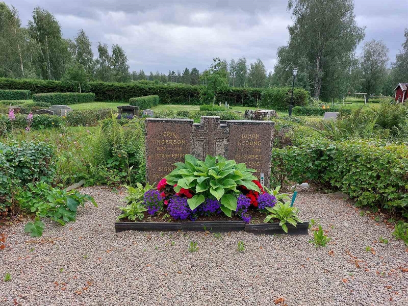 Grave number: FÖ 2    28