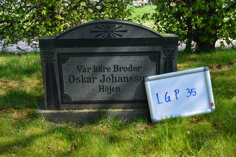 Grave number: LG P    35