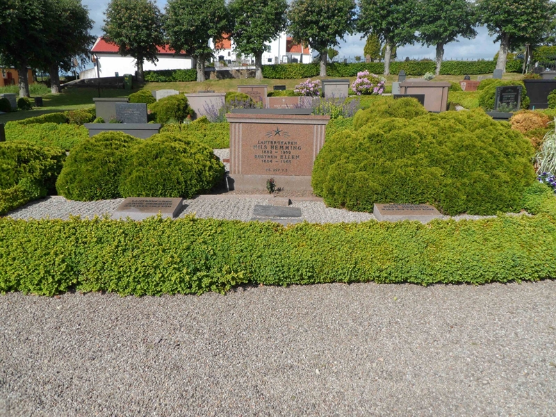 Grave number: ÖV H   120, 121, 122, 123