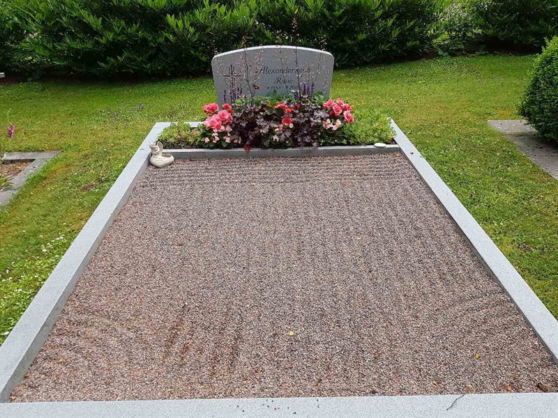 Grave number: 01   214