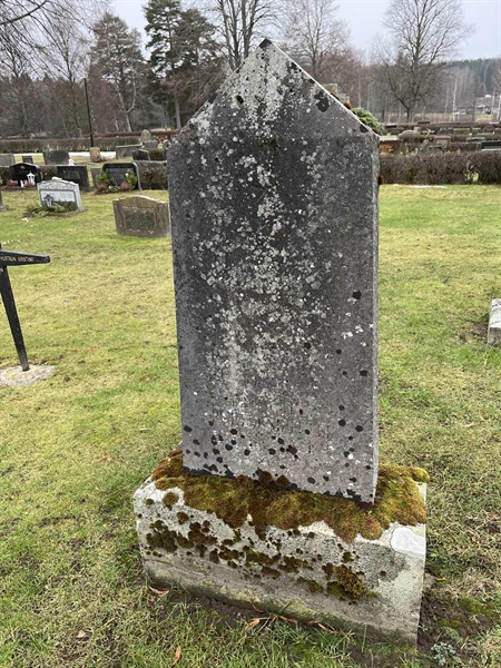 Grave number: Vårv Kv3 103+104