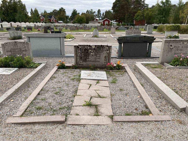 Grave number: 2 07   159