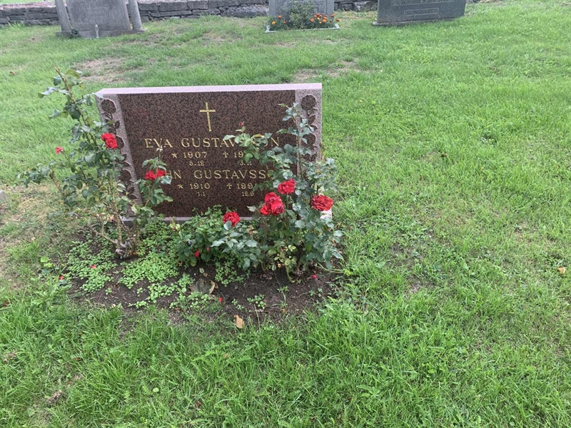 Grave number: Ar D    61, 62