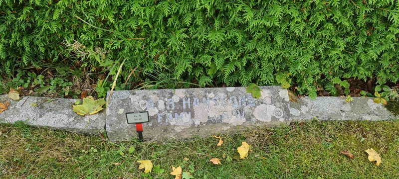 Grave number: M V   59, 60