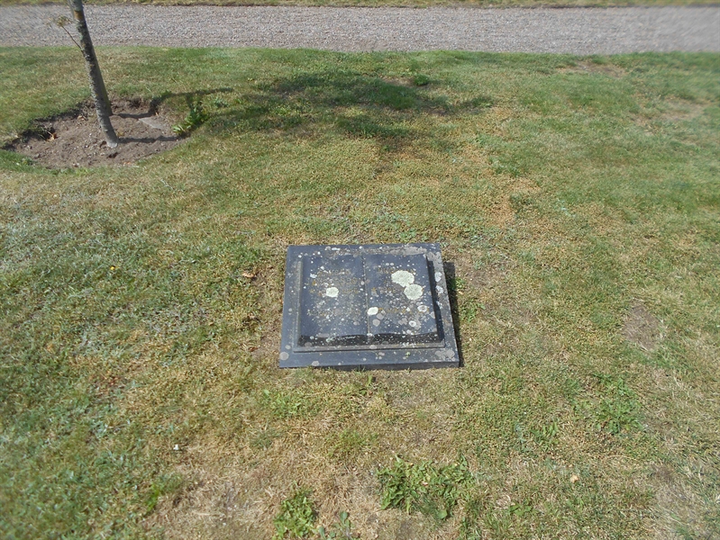 Grave number: HK E   1:6