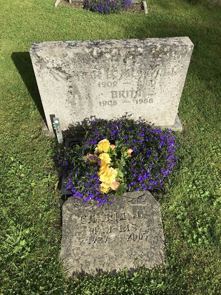 Grave number: UÖ KY   132, 133