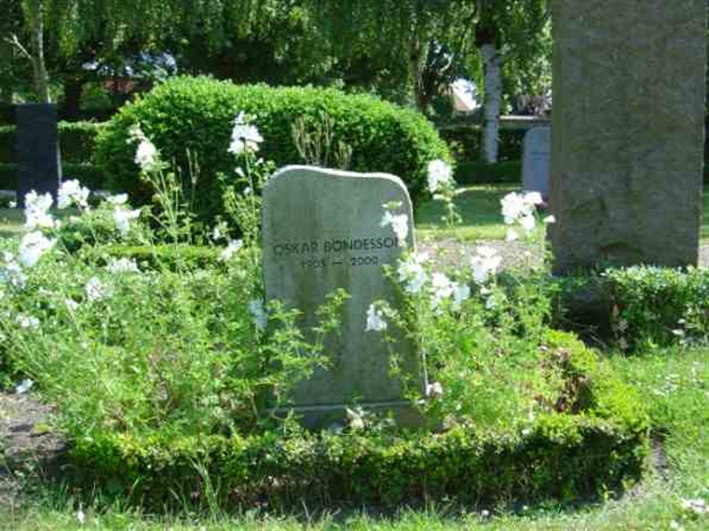 Grave number: FLÄ A   161-162