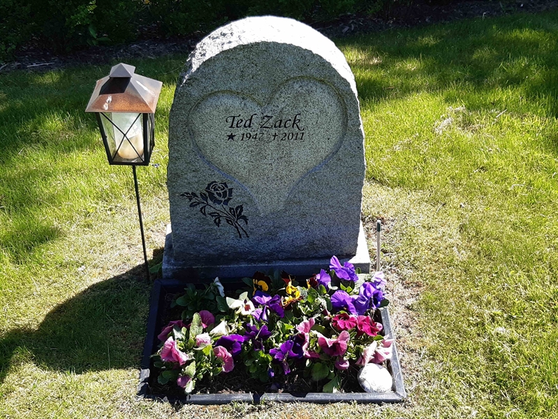 Grave number: KA 22   631