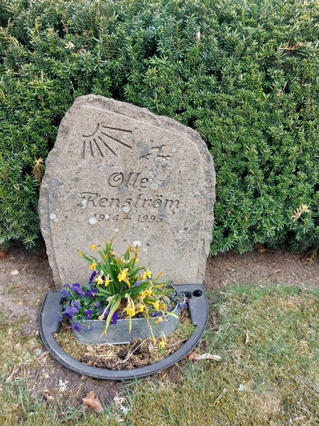 Grave number: HÖ 10   44
