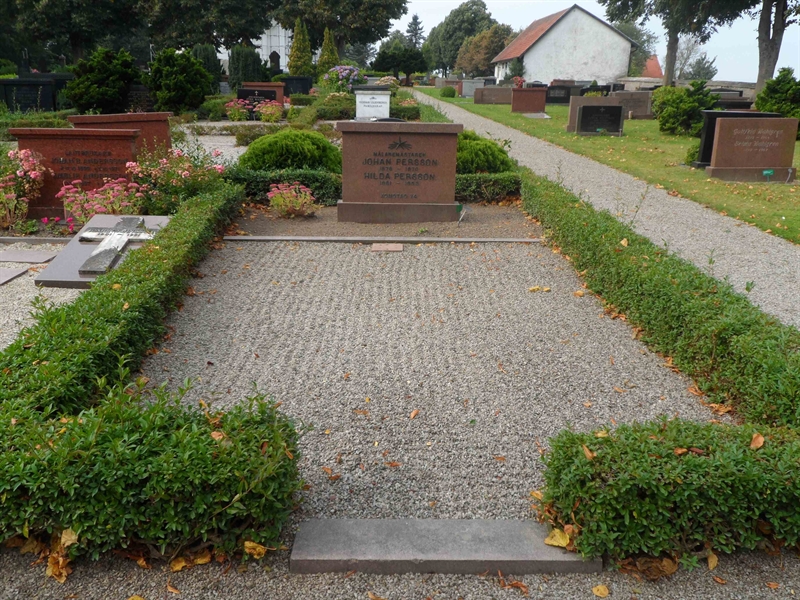 Grave number: SK H   113, 114, 115, 116