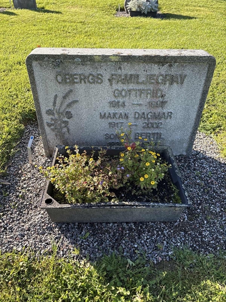 Grave number: 4 N NC    84-86