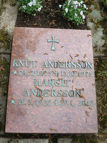 Grave number: HÖB N.UR    50