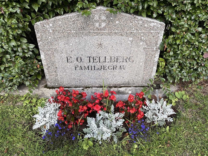 Grave number: IN 04   144