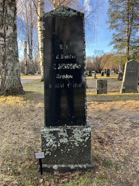 Hautatunnus: 2 C   143